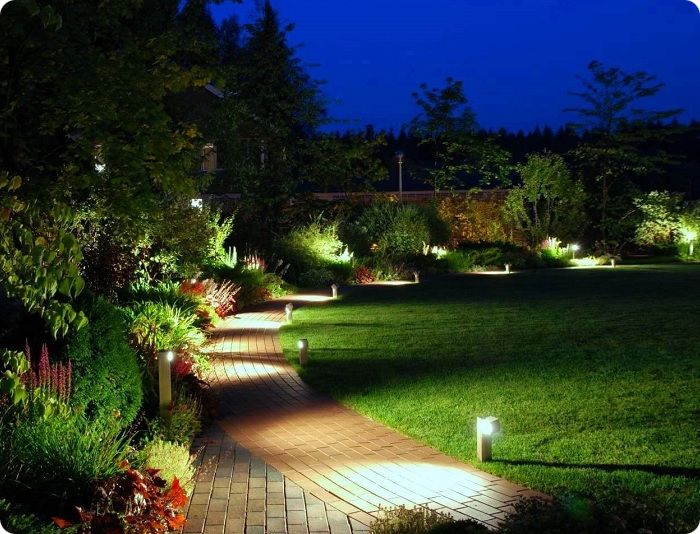 уличное освещение двора дома