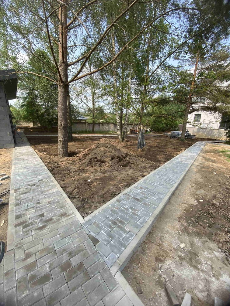 Мощение дорожек тротуарной плиткой в Минске под ключ