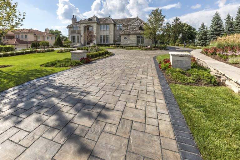 Укладка тротуарной плитки, отмостки и садовых дорожек в Столбцах